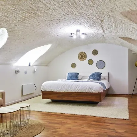 De La Bassa - Welkeys Apartmán *
